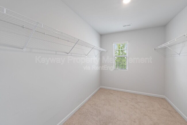 Building Photo - 1429 Deer Hollow Run