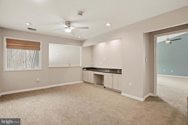 Building Photo - 6614 Corina Ct