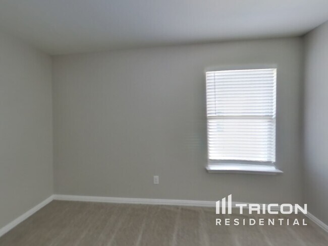 Building Photo - 1367 Star Meadow