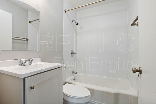 Building Photo - 3011 Rowan St