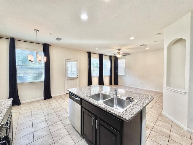 Building Photo - 1001 Zodiac Ln