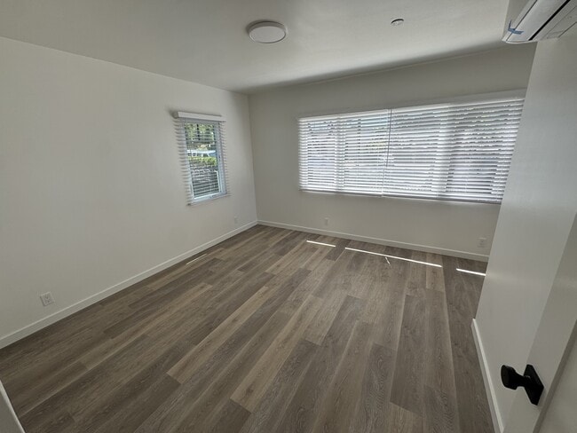 Building Photo - 1327 Cacique Street
