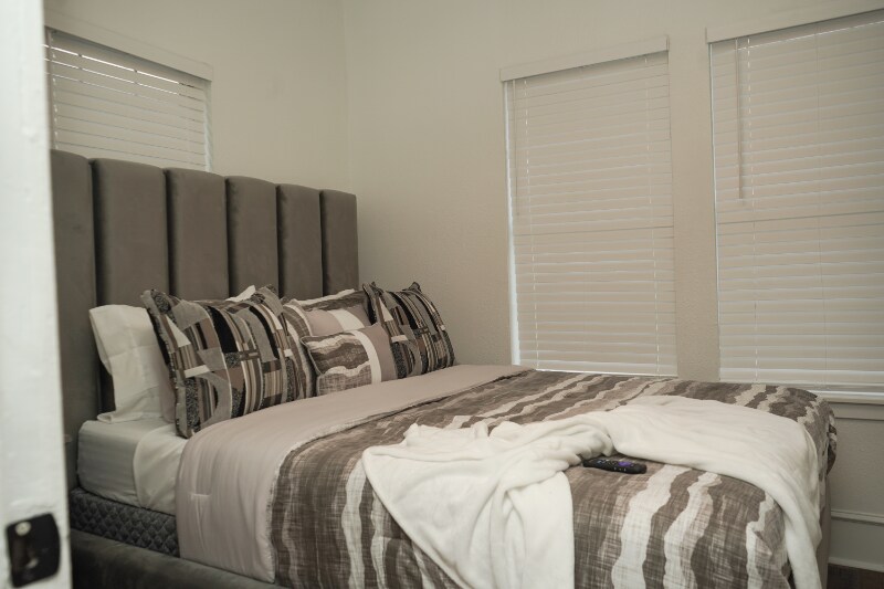 Building Photo - 2514 Isabella St