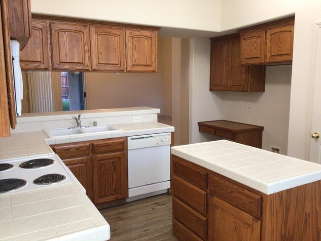 Building Photo - 1138 E Royal Dornoch Ave