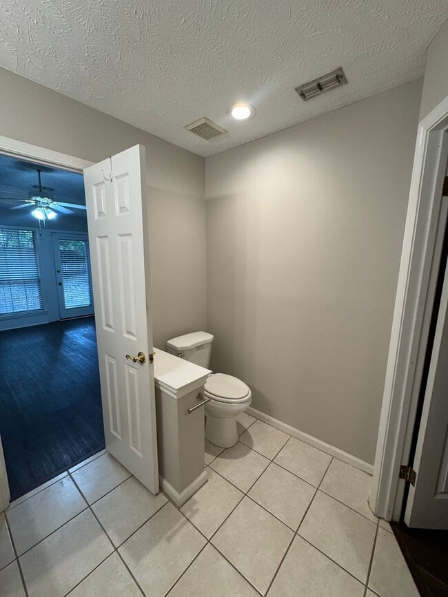 Building Photo - Immaculate East Chase Patio Home