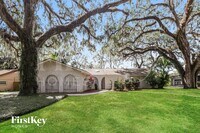 Building Photo - 244 Birch Ln