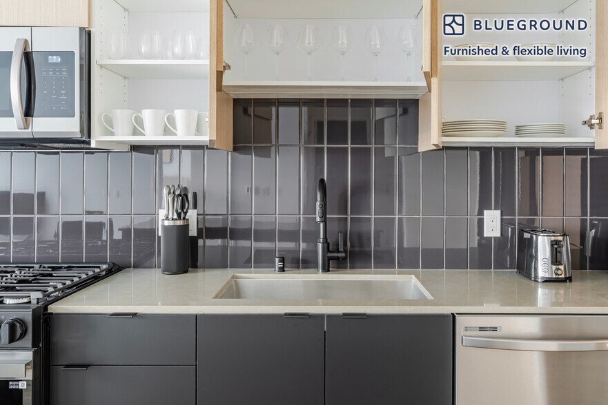 Building Photo - 350 Chastain Pl