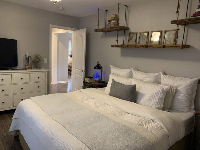 Building Photo - 146 N Brockway St