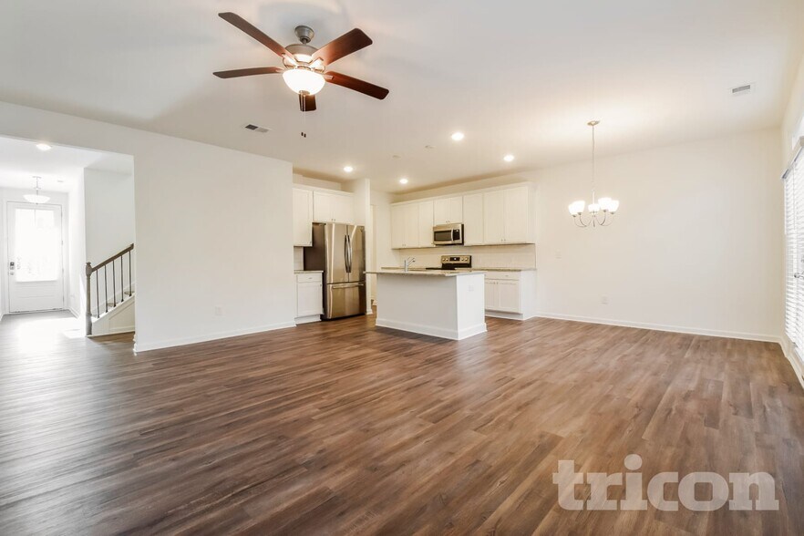 Building Photo - 2230 Rosemary Park Ln