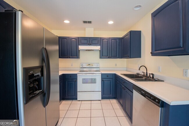 Building Photo - 81 Retreat Pl