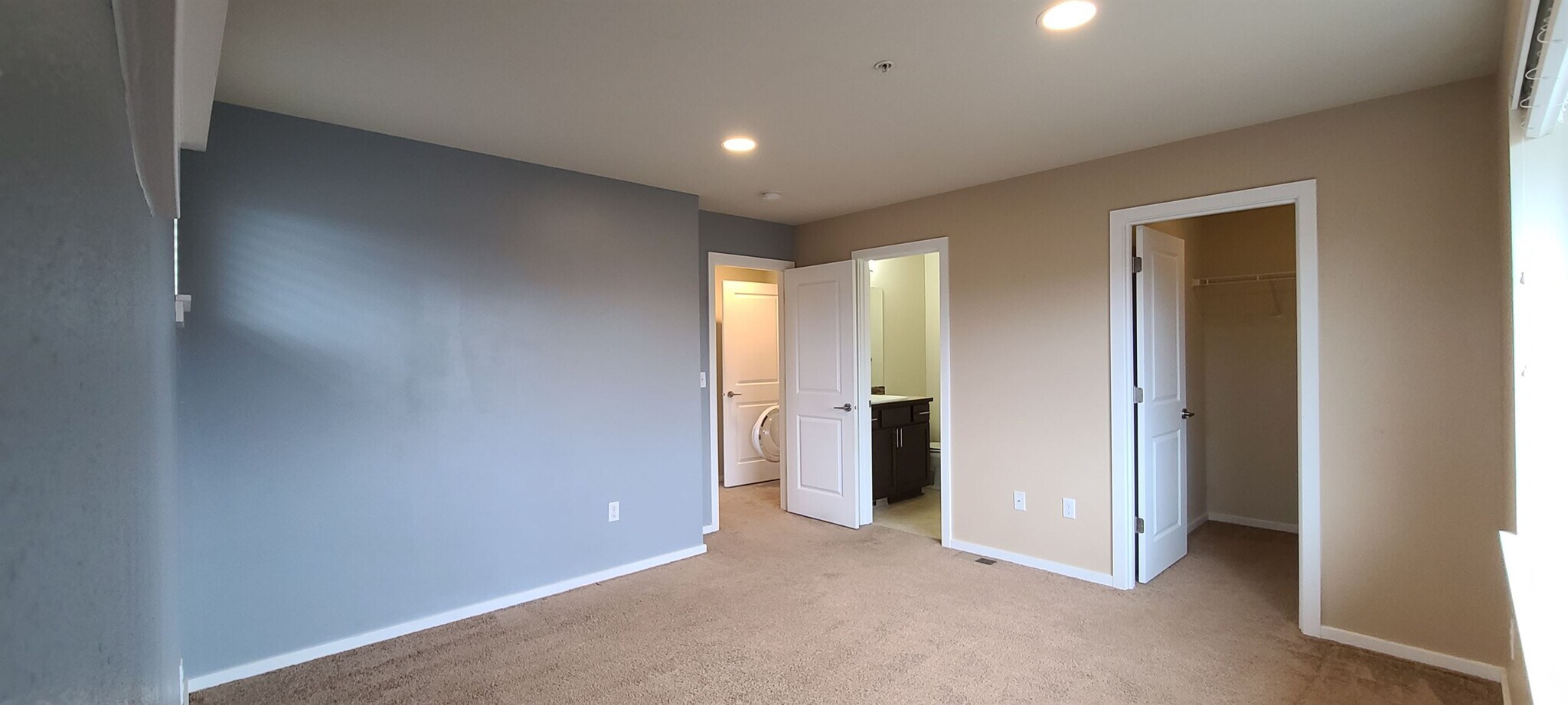 Building Photo - 2115 201st Pl SE