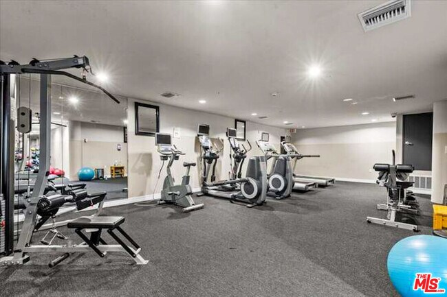 Building Photo - 3750 Santa Rosalia Dr