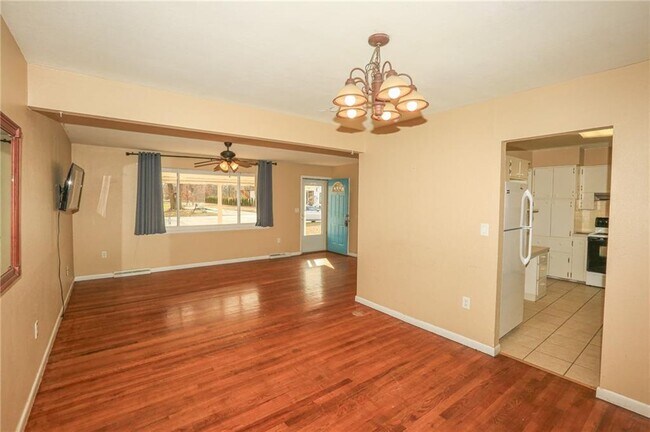 Building Photo - 804 NW 8 St