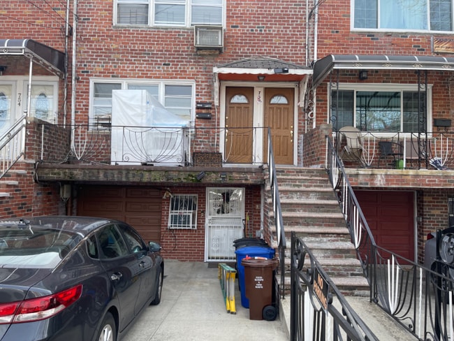 Building Photo - 750 E 83rd St