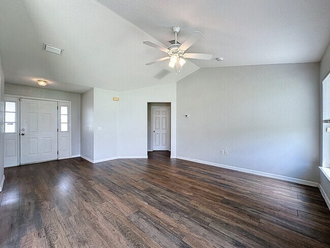 Building Photo - 424 Danube Dr