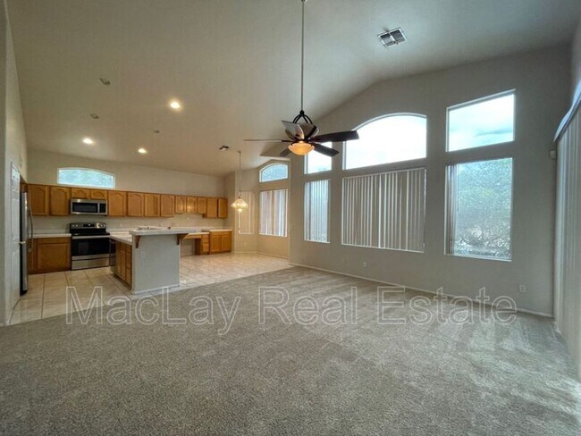 Building Photo - 7140 E Medina Ave
