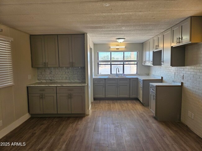 Building Photo - 1113 W Corinthian Cir