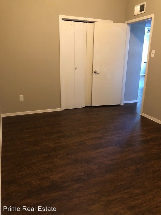 Building Photo - 2 br, 1 bath Apartment - 10518 Heizer Drive