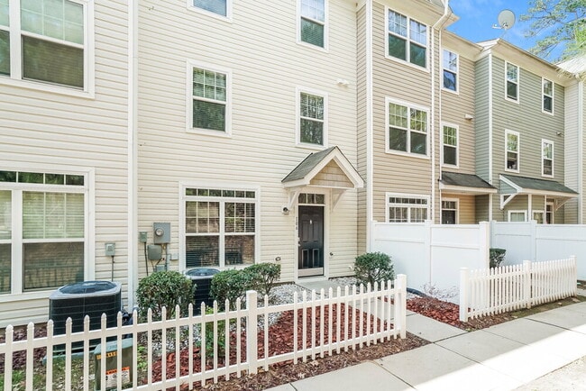 Building Photo - 311 Gilman Ln