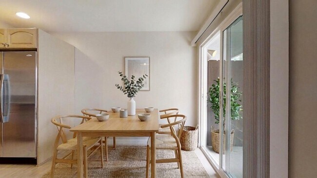 Building Photo - 503 Avenue G