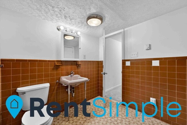 Building Photo - 205 McConkey St