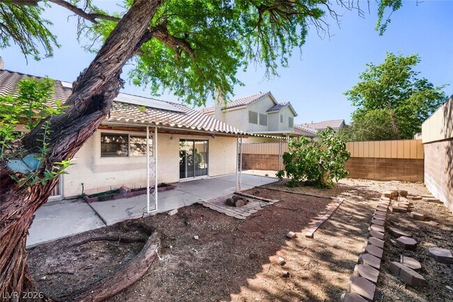Building Photo - 2709 Camphor Tree St
