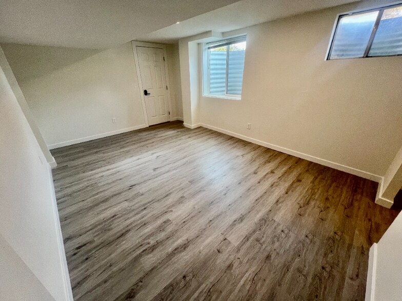 Building Photo - 9212 W Arbor Ave