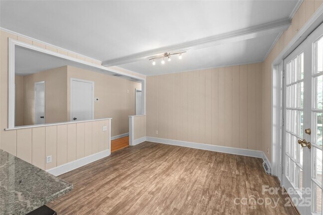 Building Photo - 2200 Collingdale Pl