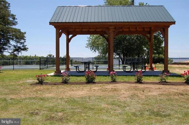 Building Photo - 247 Fountain St