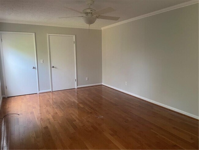 Building Photo - 516 Faith St