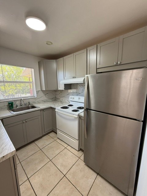 Building Photo - 1020 N 18th Ct
