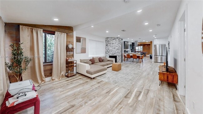 Building Photo - 2525 Garfield St