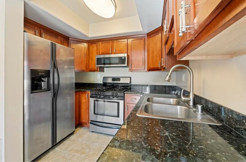 Building Photo - 100 Sea Cliff Way