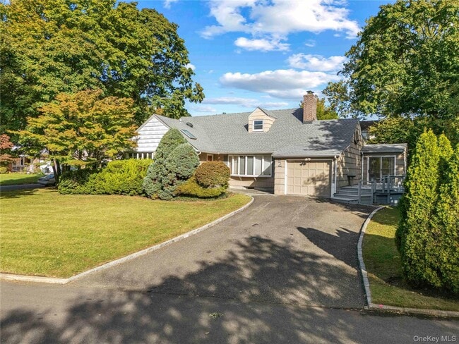 Primary Photo - 2 Dale Carnegie Ct
