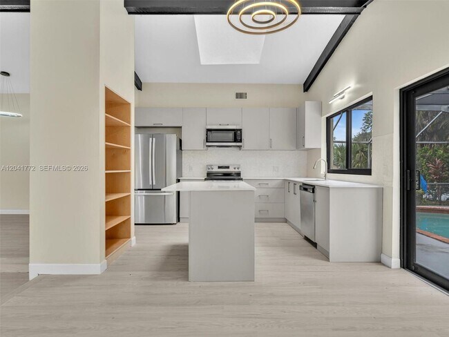 Building Photo - 8813 NW Paradise Ct