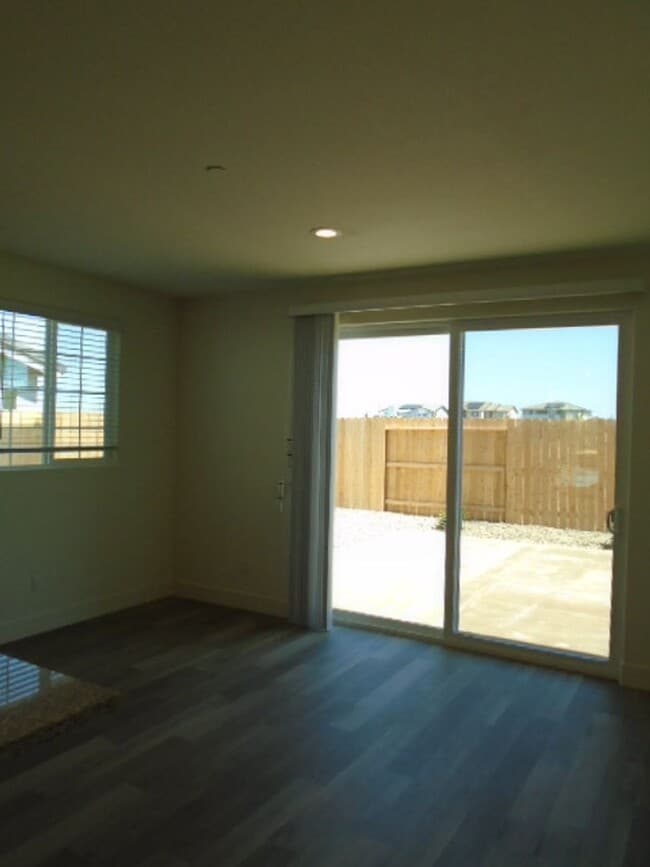 Building Photo - NEWER HOME IN LINCOLN OFF TWELVE BRIDGES!!