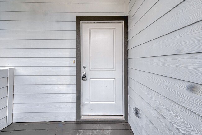 Building Photo - 2527 S Washington Ave