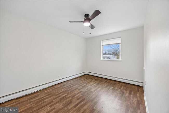 Building Photo - 362 Ripka St