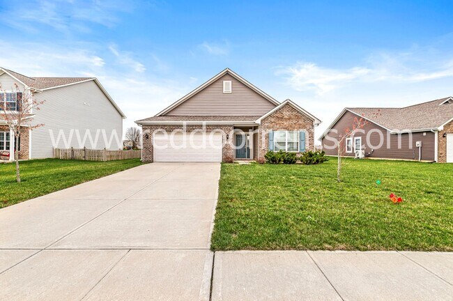 Building Photo - Family-Friendly Fortville Living