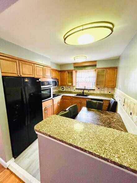 Building Photo - 2306 Napfle St