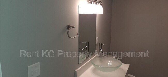 Building Photo - 9408 NW 59th Ter