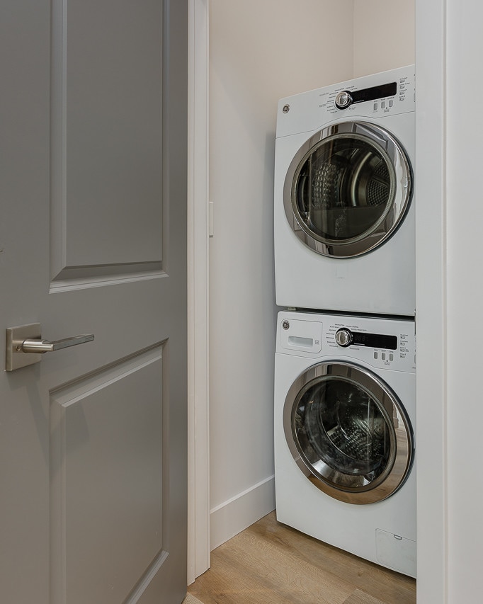 Building Photo - 1334 S Westlake Ave