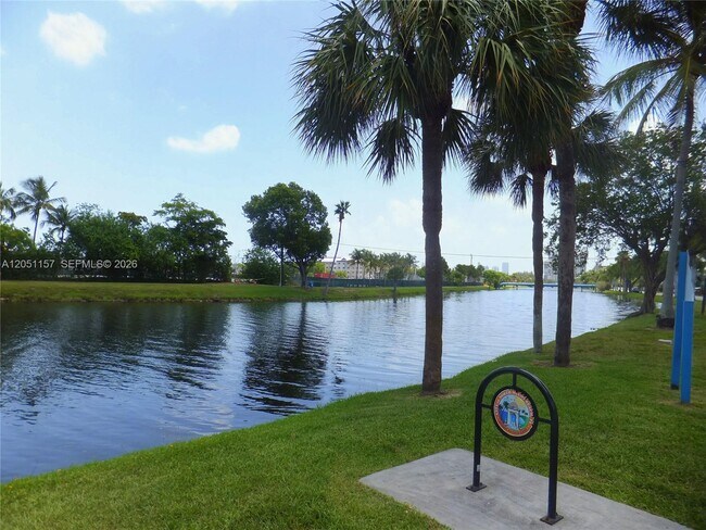 Building Photo - 16410 Miami Dr