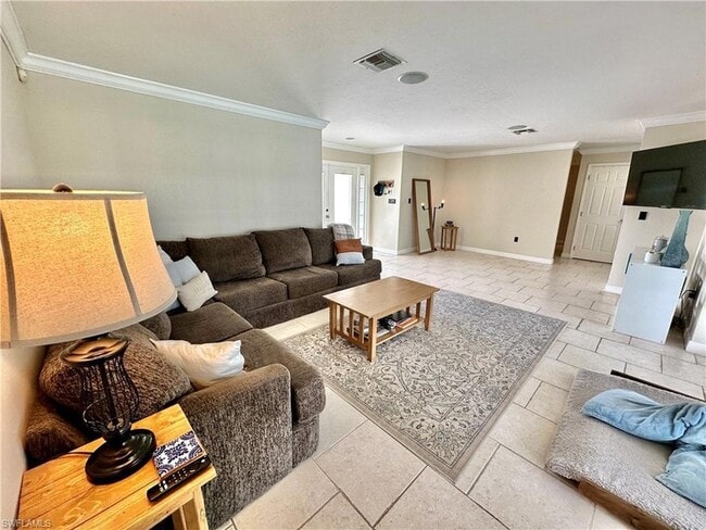 Building Photo - 169 Baltusrol Dr