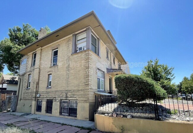 Building Photo - 146 Logan St