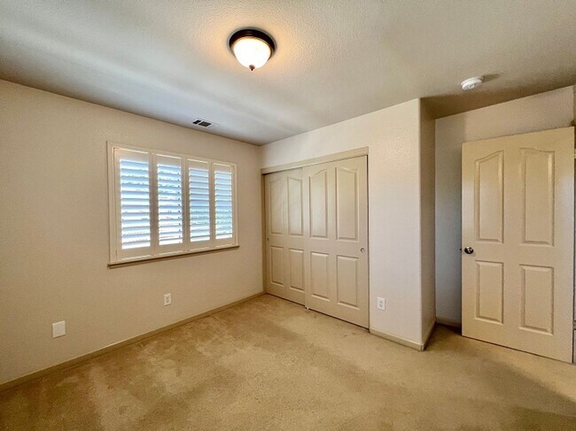 Building Photo - Spacious Four Bedroom Napa Home