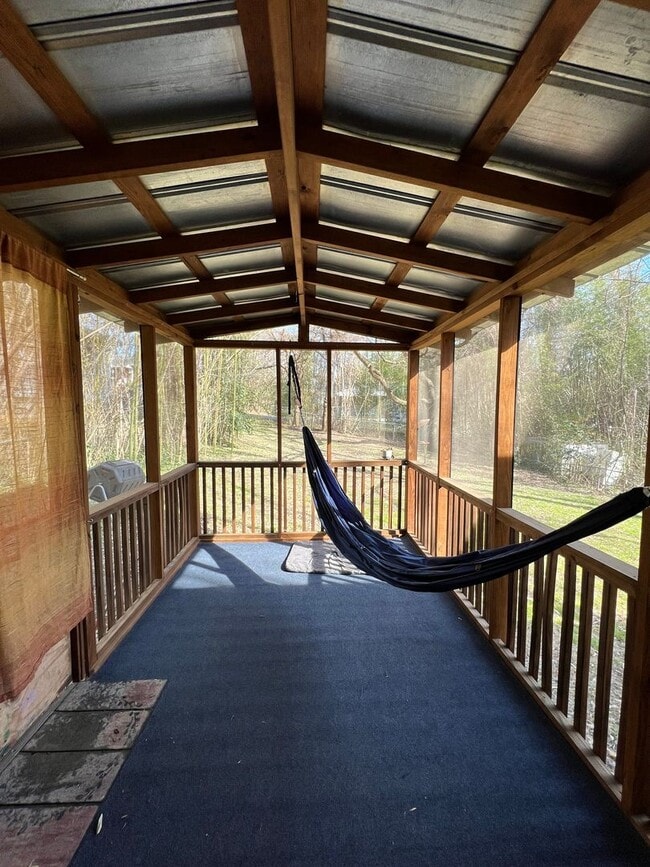 Building Photo - Charming Two Bedroom Home – Walk to Downtown Carrboro + Chapel Hill!