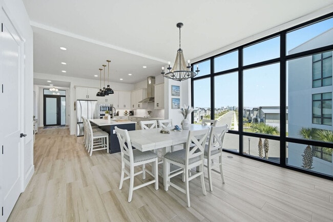 Building Photo - 225 Strand Dr