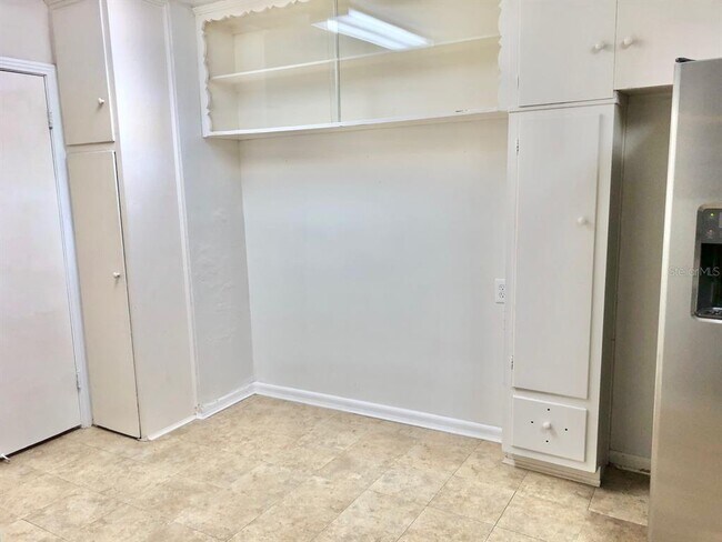 Building Photo - 1310 W Woodlawn Ave