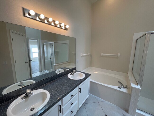 Building Photo - 4 Bedroom, 2 Bathroom Single Family Home